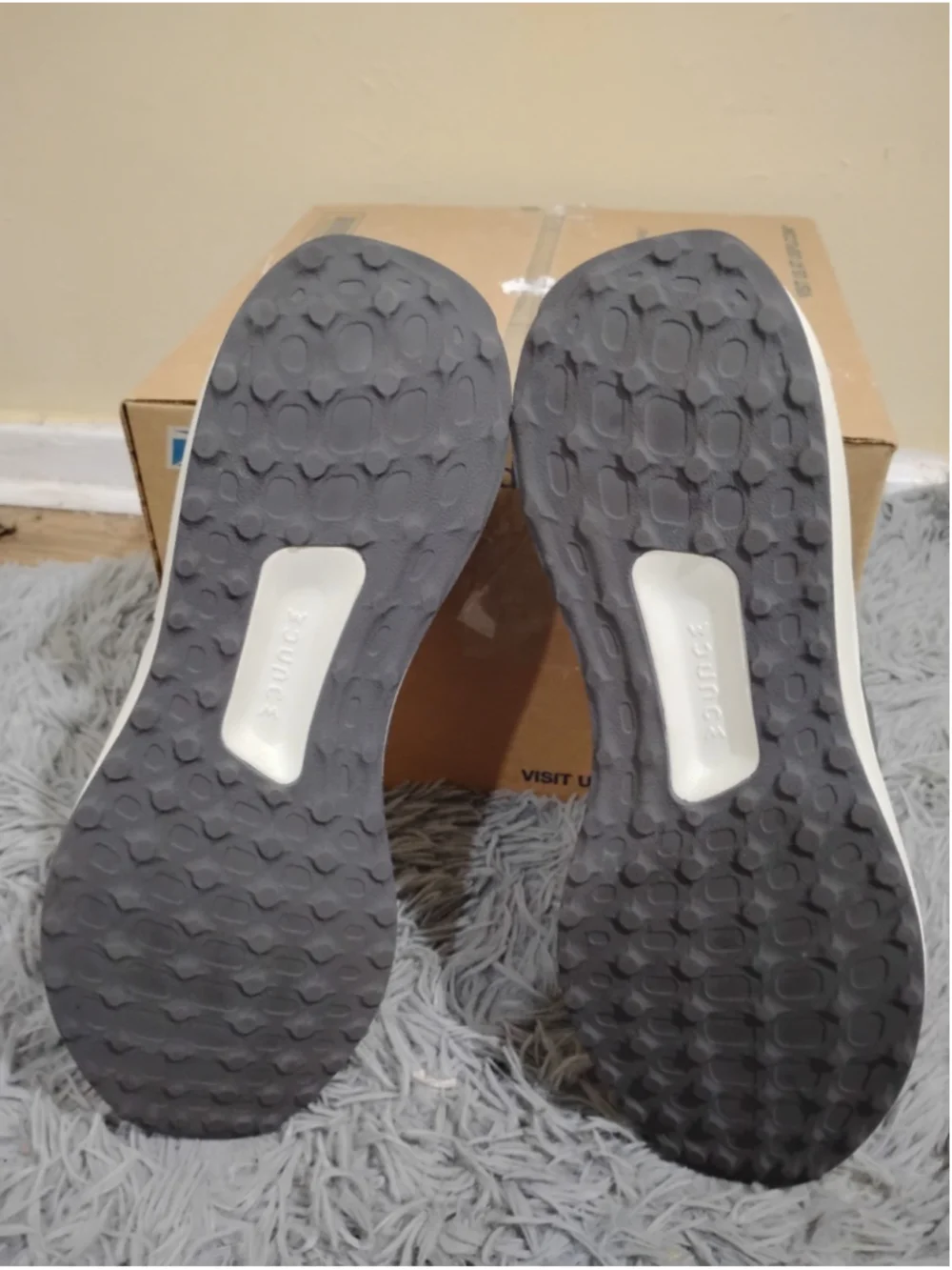 Adidas Ubounce DNA Men Size 12.5 'Grey / Silvermetallic / Grey Sneakers IG6003